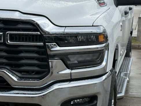 Used 2025 RAM 2500 Big Horn AWD/4WD image 12