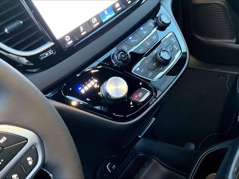 New 2026 Chrysler Voyager LX image 22