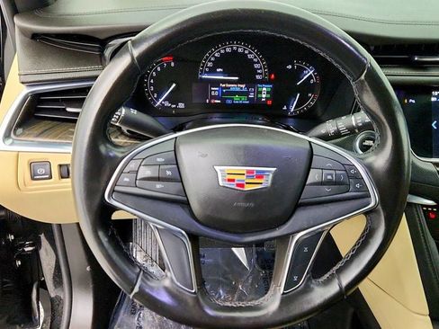 Used 2019 Cadillac XT5 AWD image 12