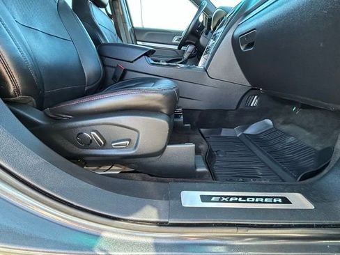 Used 2018 Ford Explorer Sport image 36