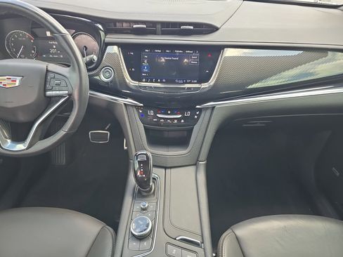 Used 2024 Cadillac XT6 Sport AWD/4WD image 11