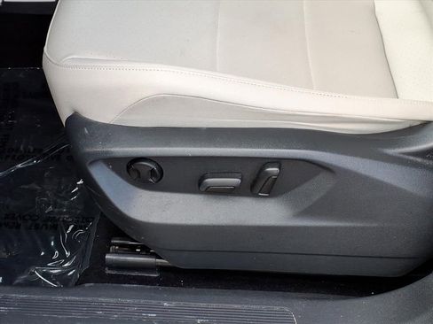 Used 2021 Volkswagen Tiguan SE image 20