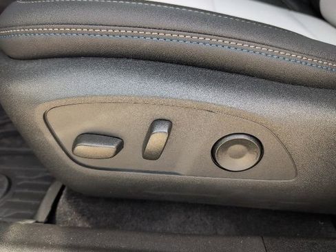 New 2026 Chevrolet Equinox EV LT image 15