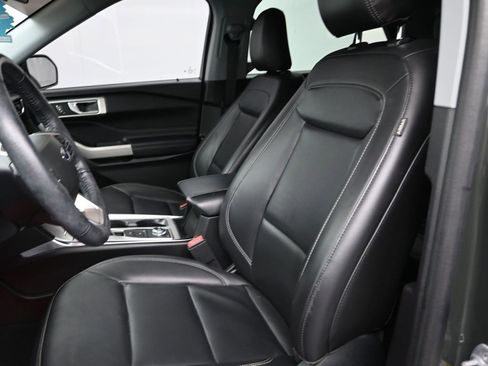 Used 2022 Ford Explorer XLT w/ Equipment Group 202A image 23