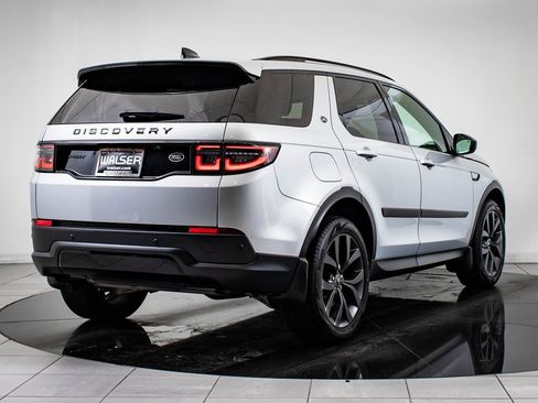 Used 2022 Land Rover Discovery Sport SE image 10
