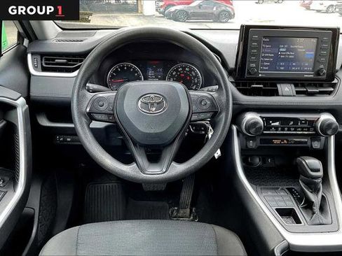 Certified 2022 Toyota RAV4 LE image 5