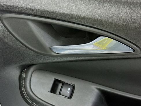 Used 2022 Buick Encore GX Essence FWD image 51