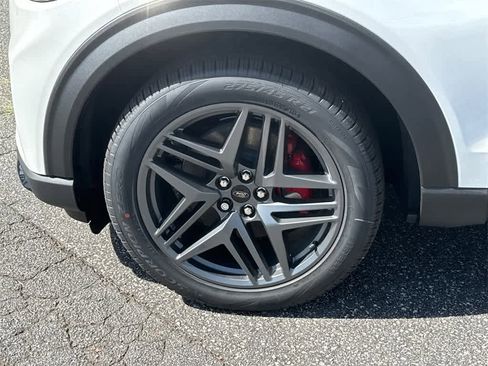 New 2025 Ford Explorer ST image 9