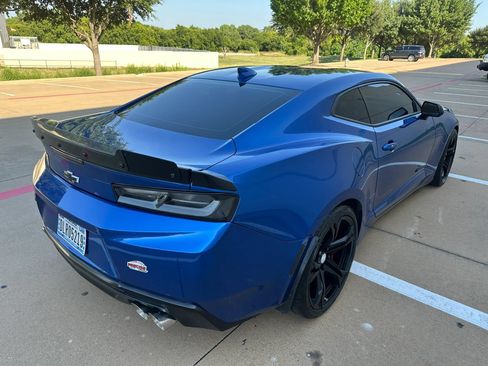 Used 2017 Chevrolet Camaro SS RWD image 10