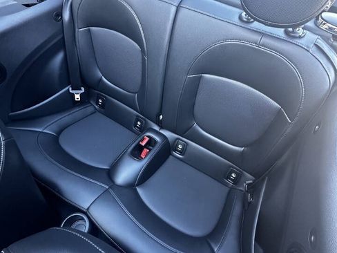 Used 2019 MINI Cooper S w/ Signature Upholstery Package FWD image 10