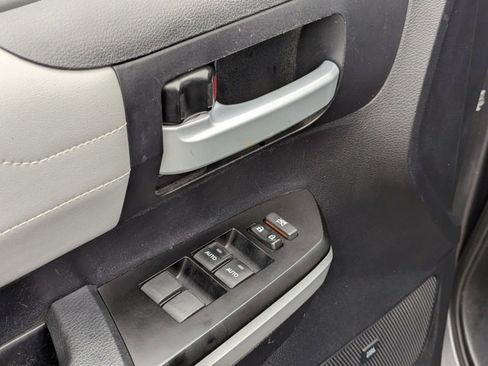 Used 2017 Toyota Tundra Limited w/ Limited Premium Package image 11