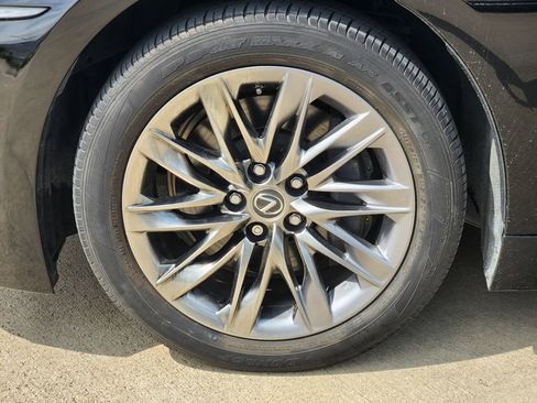 Used 2018 Lexus LS 500 w/ Accessory Package (Z2) RWD image 10