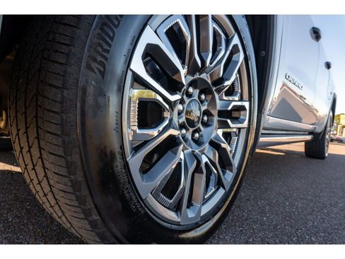 Used 2023 GMC Sierra 1500 Denali Ultimate image 9