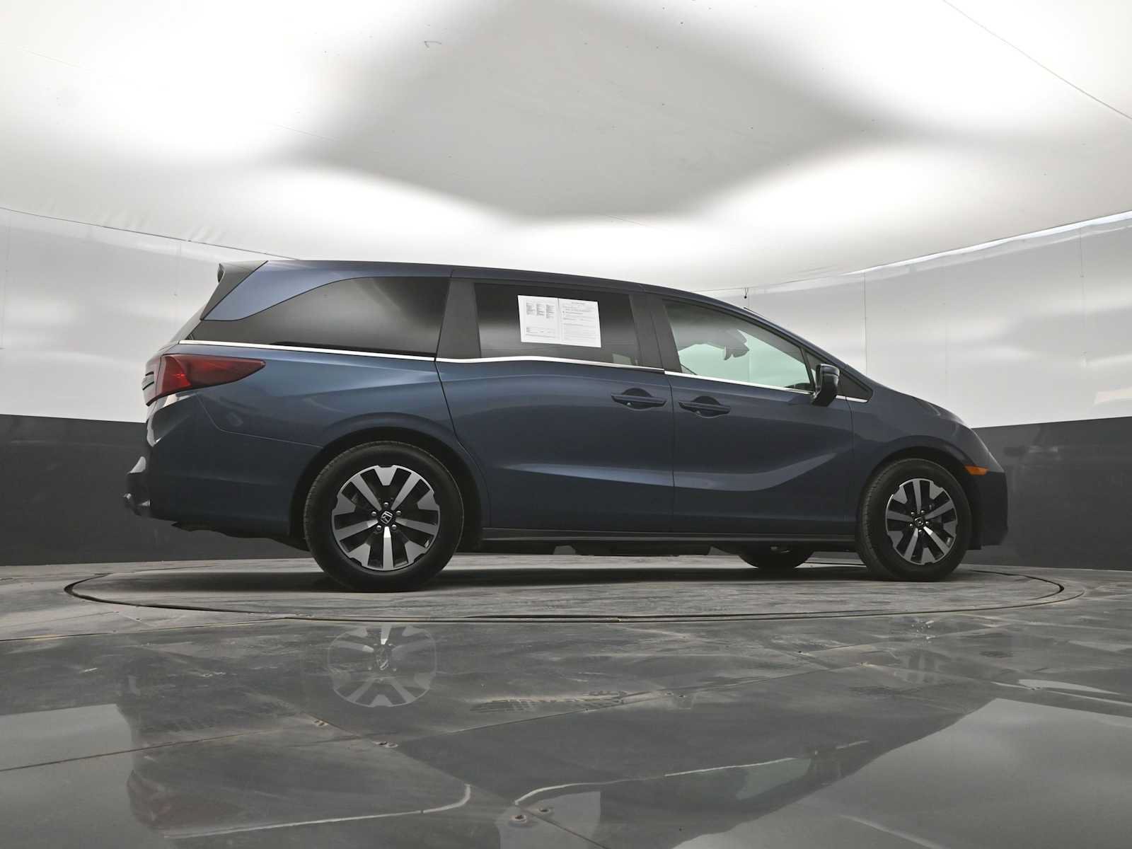 Used 2025 Honda Odyssey EX-L image 41