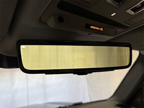 Used 2022 Land Rover Defender 90 X-Dynamic HSE image 17