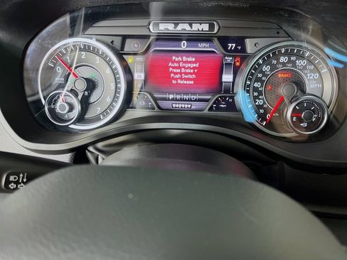 Used 2022 RAM 1500 Laramie AWD/4WD image 18
