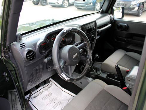 Used 2008 Jeep Wrangler Unlimited X image 19