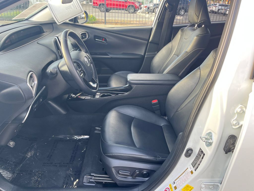 Used 2021 Toyota Prius Prime XLE w/ Carpet Mat Package (TMS) FWD image 9