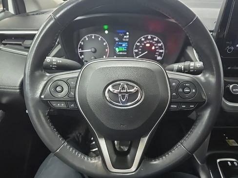 Used 2023 Toyota Corolla Cross LE w/ Moonroof Package AWD/4WD image 19