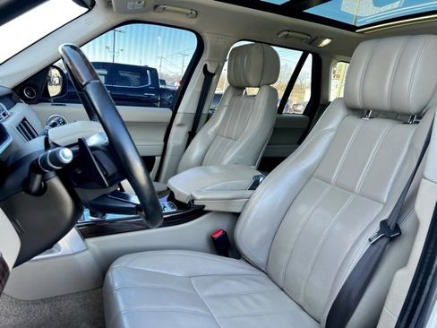 Used 2016 Land Rover Range Rover HSE image 14