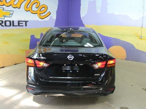 Used 2021 Nissan Altima 2.5 S AWD/4WD image 3
