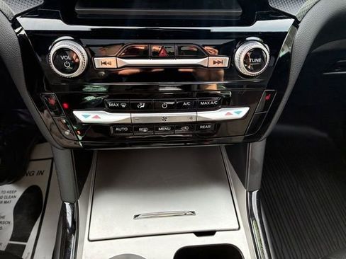 Certified 2024 Ford Explorer ST-Line w/ Class IV Trailer Tow Package image 28