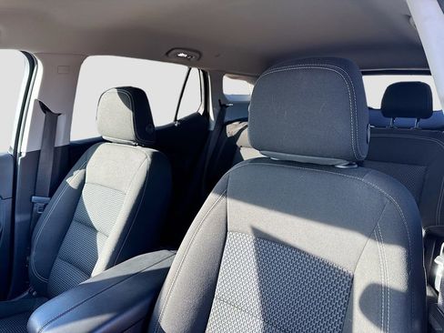 Used 2023 GMC Terrain SLE w/ Driver Convenience Package image 12