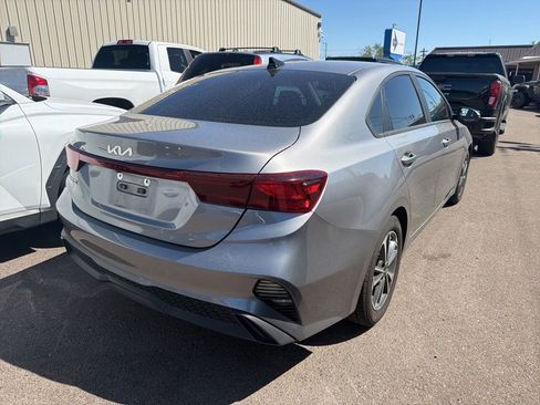 Used 2023 Kia Forte LXS w/ LXS Technology Package image 3