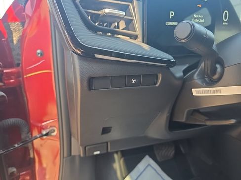 Certified 2025 Nissan Kicks SR AWD/4WD image 17