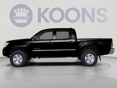 Used 2013 Toyota Tacoma 4x4 Double Cab w/ TRD Sport Pkg image 4