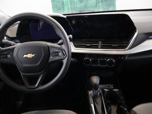 New 2025 Chevrolet Trax LT image 11