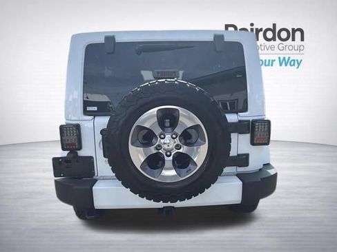 Used 2016 Jeep Wrangler Unlimited Sahara w/ Connectivity Group AWD/4WD image 6