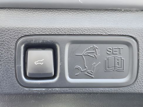 Used 2021 Ford Expedition Limited image 34