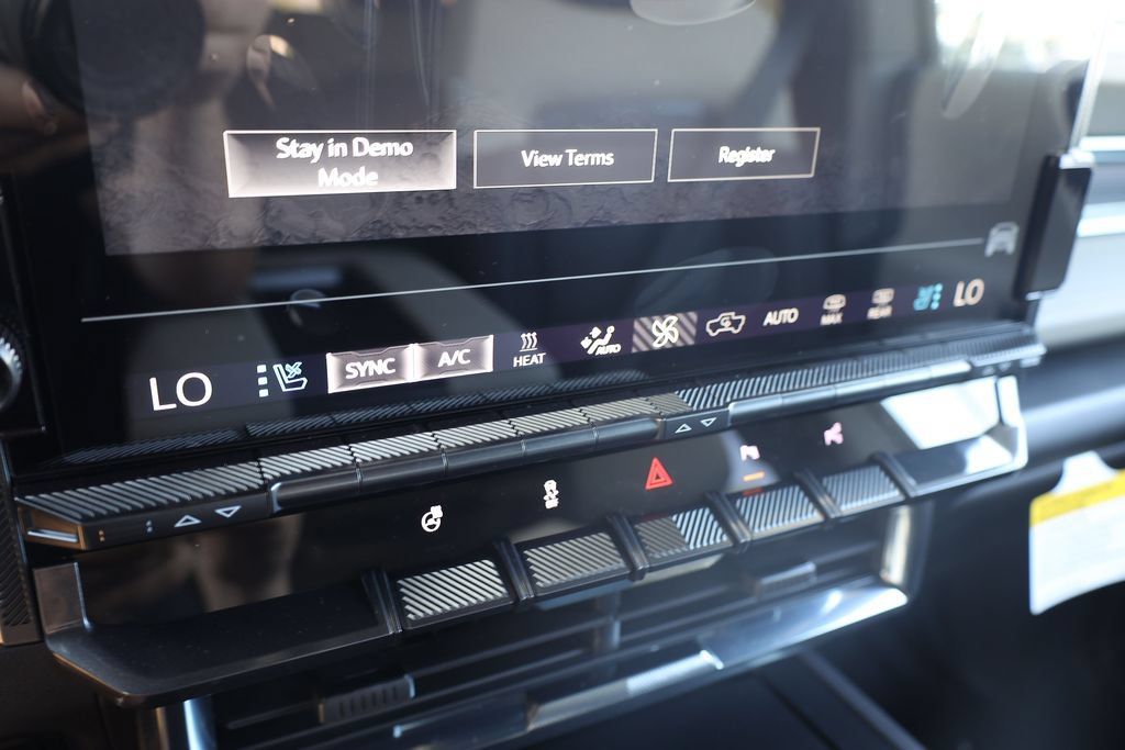 New 2026 GMC Hummer EV SUV AWD/4WD image 16