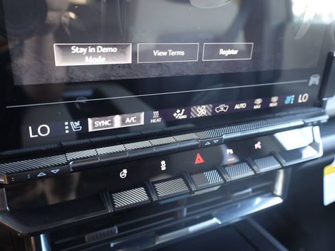 New 2026 GMC Hummer EV SUV AWD/4WD image 16