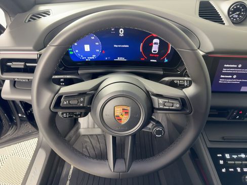 Used 2025 Porsche Macan 4S Electric image 18