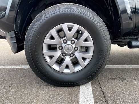 Used 2018 Toyota Tacoma SR5 image 8
