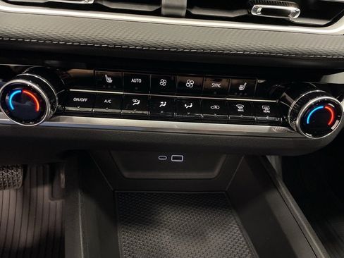 New 2026 Chevrolet Equinox LT w/ Convenience Package II image 21