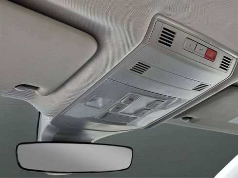 Used 2024 Volkswagen Jetta SE FWD image 27
