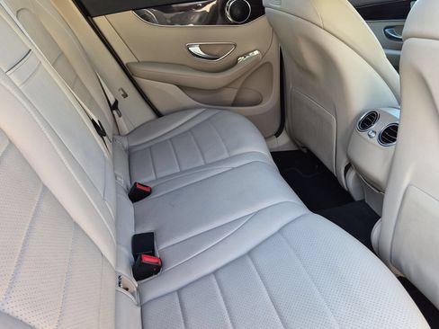 Used 2018 Mercedes-Benz GLC 300 4MATIC image 18