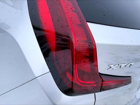 Used 2019 Cadillac XT4 Luxury w/ Cold Weather Package image 29