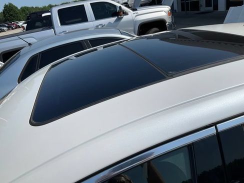 Used 2016 Chevrolet Malibu Premier FWD image 10