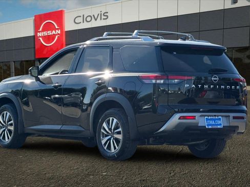 New 2025 Nissan Pathfinder SL image 7