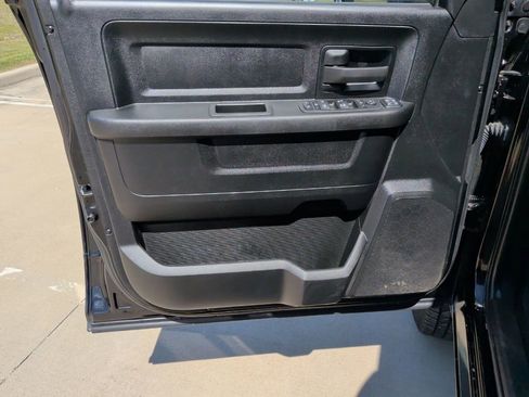 Used 2024 RAM 2500 Tradesman w/ Chrome Appearance Group image 10