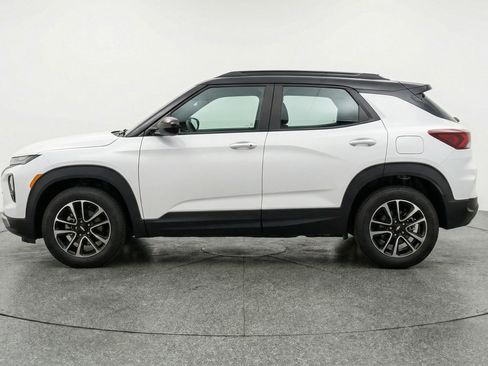 Used 2025 Chevrolet TrailBlazer LT AWD/4WD image 5