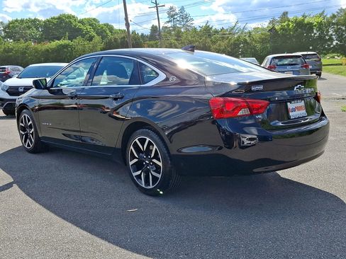 Used 2017 Chevrolet Impala LT FWD image 4