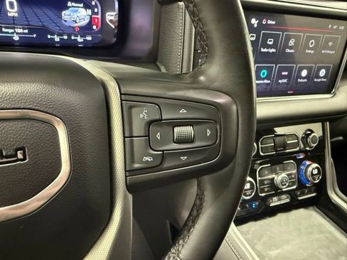 Used 2023 GMC Yukon Denali AWD/4WD image 19