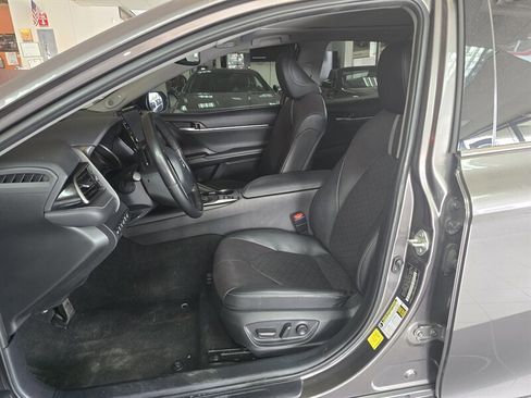 Used 2023 Toyota Camry XSE w/ Navigation Package FWD image 9