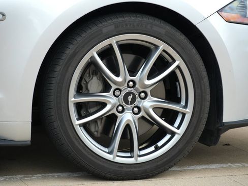 Used 2018 Ford Mustang GT Premium w/ Equipment Group 401A RWD image 30