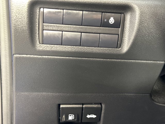Used 2024 Nissan Kicks SR w/ SR Premium Package FWD image 15